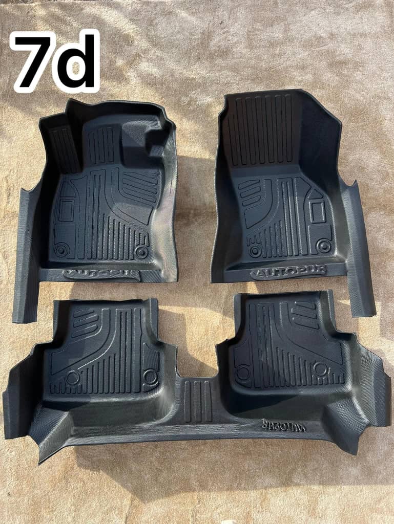 TAPIS VOITURE 7D