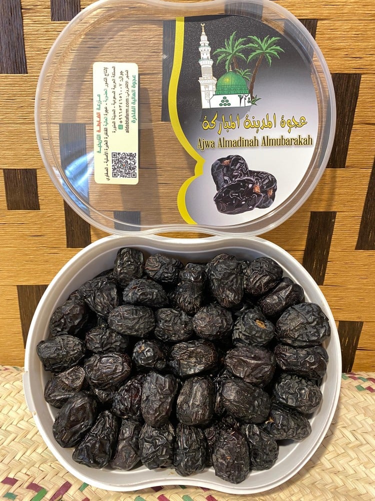 عجوة المدينة المنورة